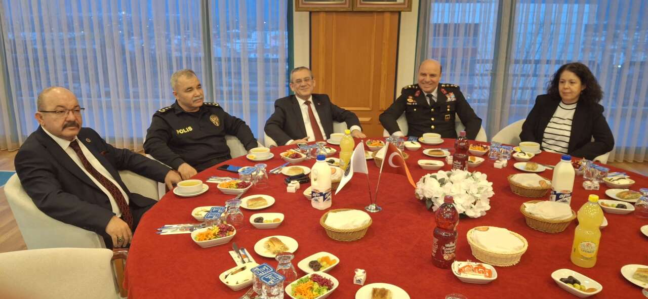 EMŞAV’dan Görkemli İftar Yemeği 6